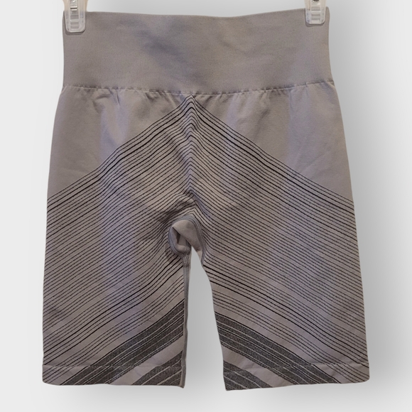 PURSUE FITNESS - Impulse Seamless Shorts - Picture 6 of 10